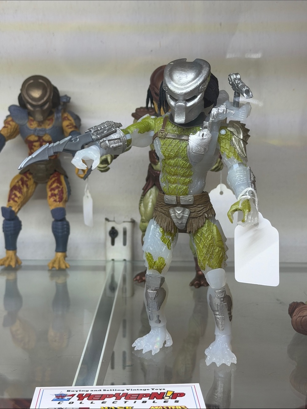 Predator action Figures 
Specify which you want in comment.